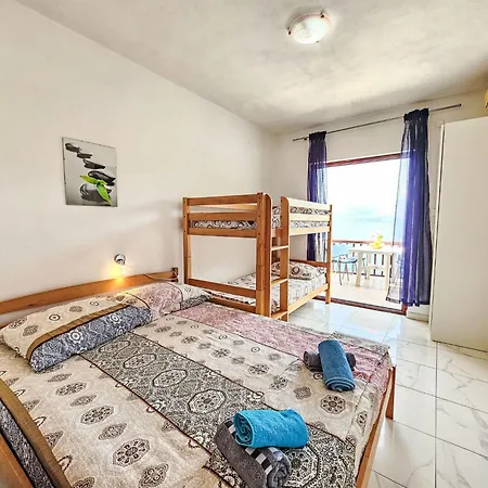 Octopus-2 By Interhome Апартаменты Bogomolje